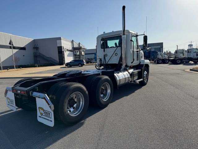 2022 Mack  AN64T