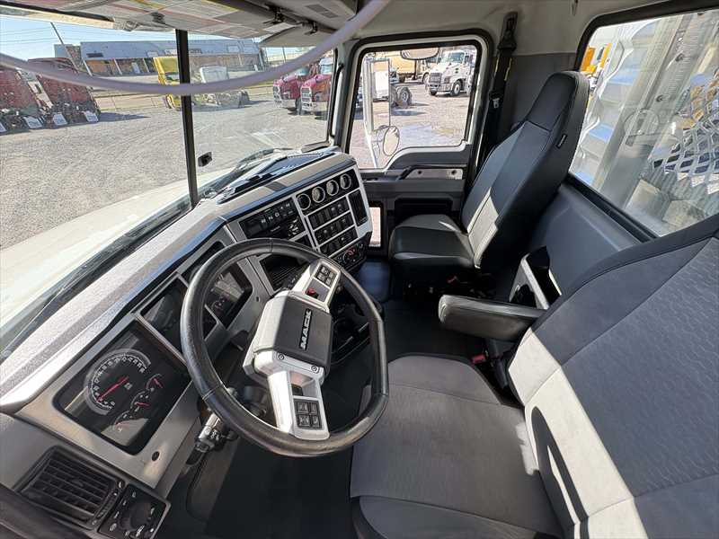 2019 Mack  GR64FT