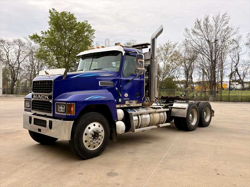 2025 Mack  PI64T