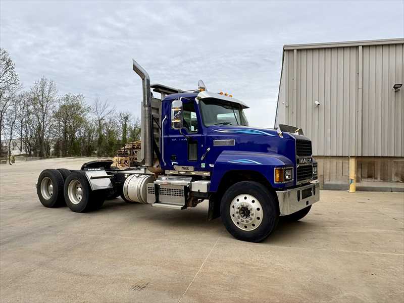 2025 Mack  PI64T