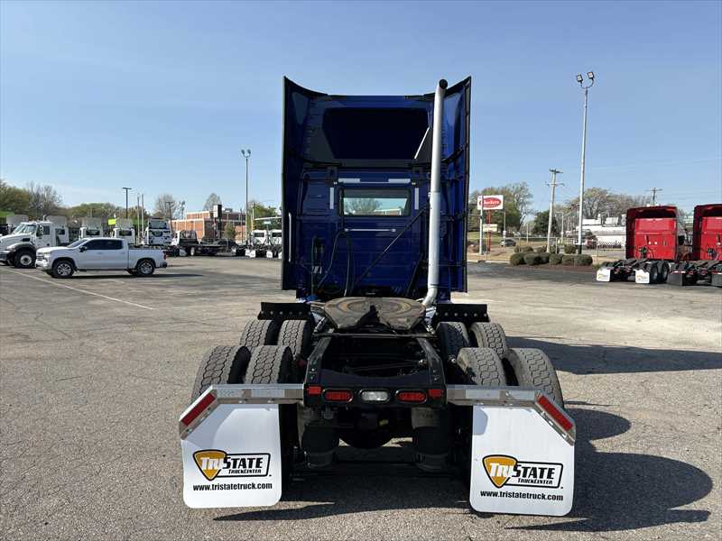 2024 Volvo  VNR64T300