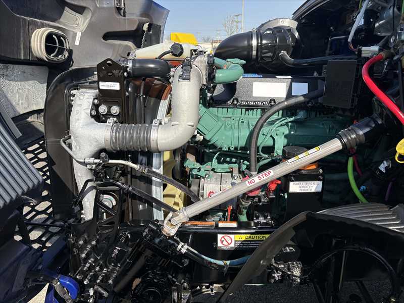 2024 Volvo  VNR64T300