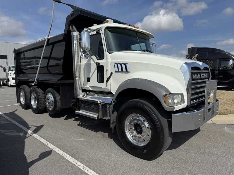 2020 Mack Granite - image 2