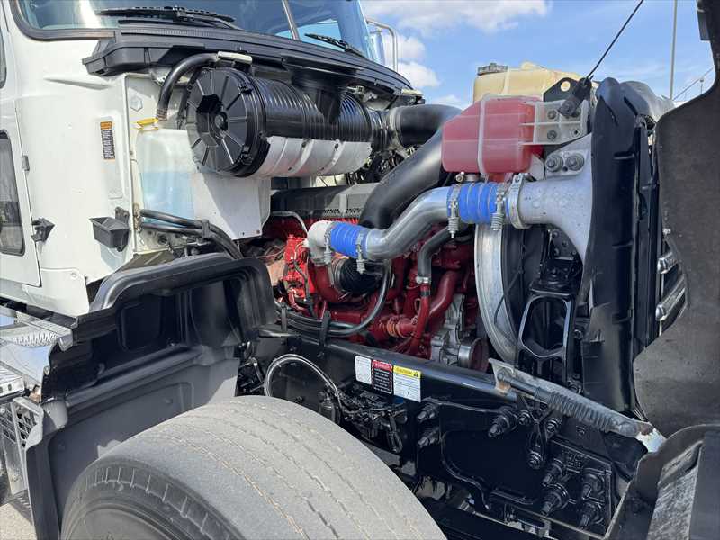 2020 Mack  GR64F