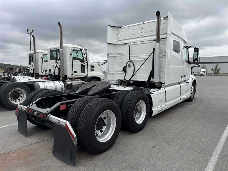 2021 Volvo in Little Rock, AR — photo 3