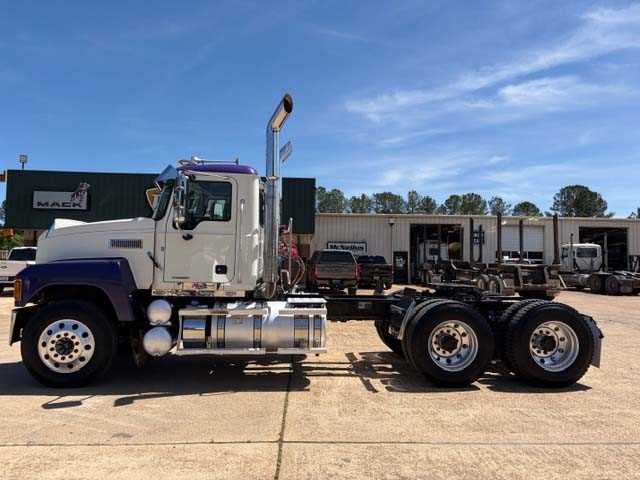 2021 Mack - image 2