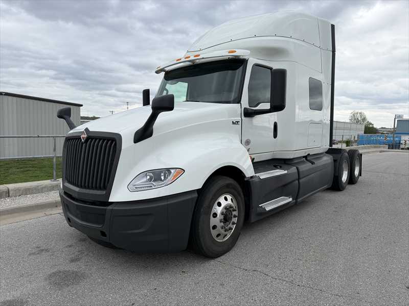 2021 International  LT625