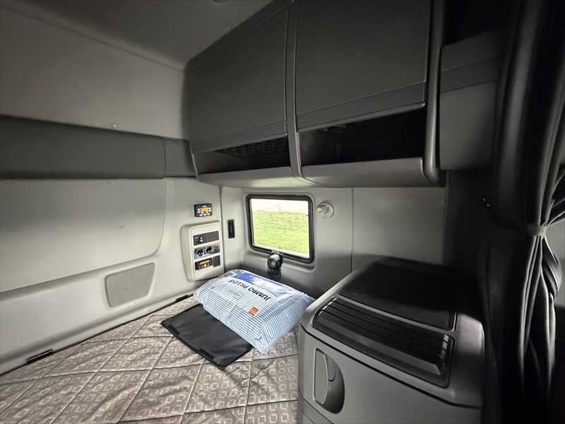 2021 International  LT625