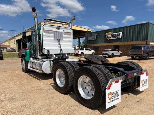 2025 Mack Pinnacle - image 3