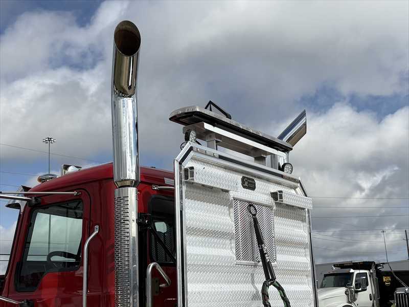 2025 Mack Pinnacle - image 9