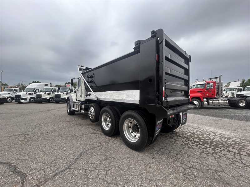 2019 Mack  GR64F