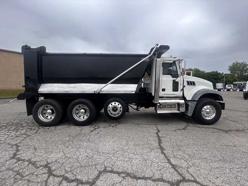2019 Mack Granite - image 6