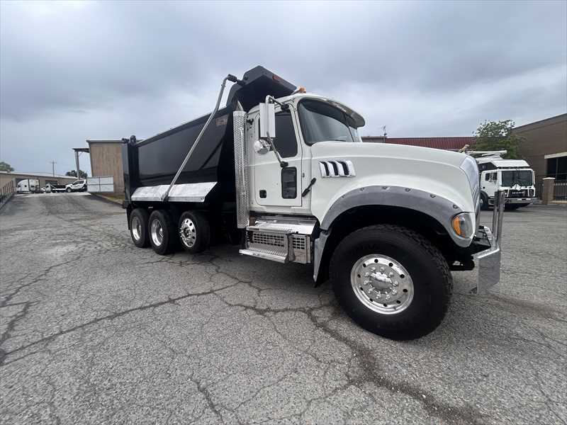 2019 Mack  GR64F