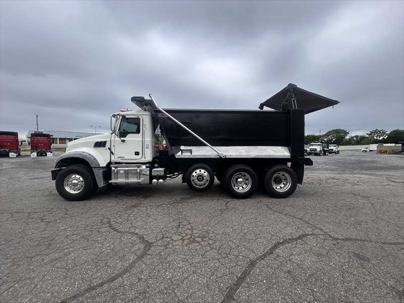 2019 Mack  GR64F