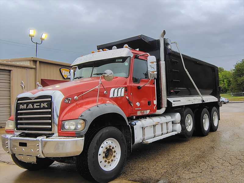 2020 Mack  GR64F