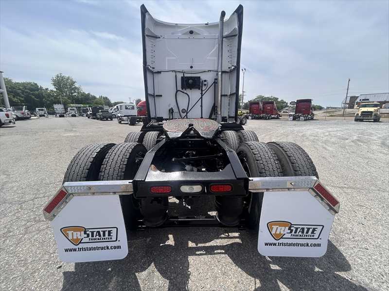 2021 Mack Anthem - image 4