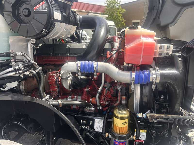 2021 Mack Anthem - image 9