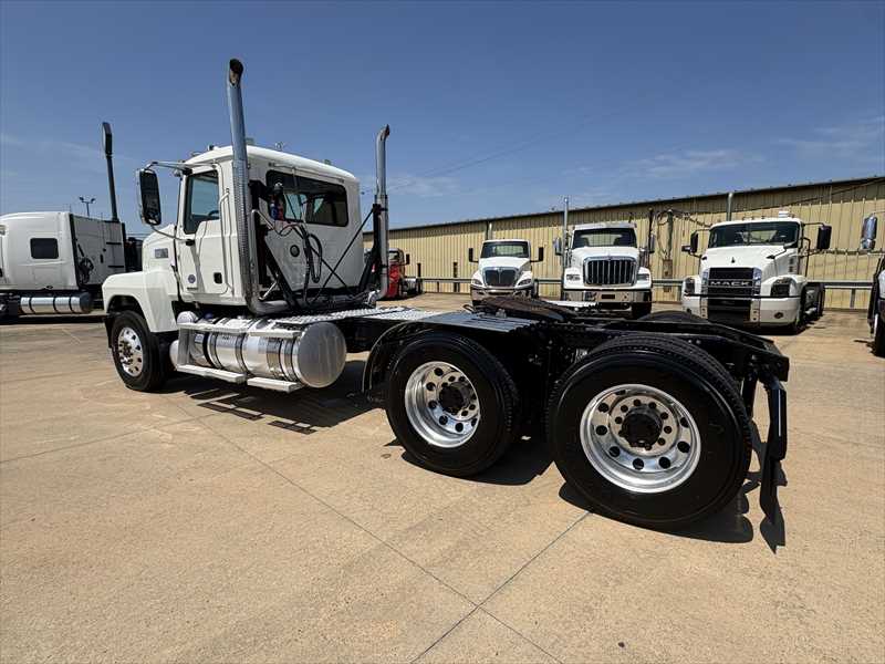 2020 Mack  PI64T
