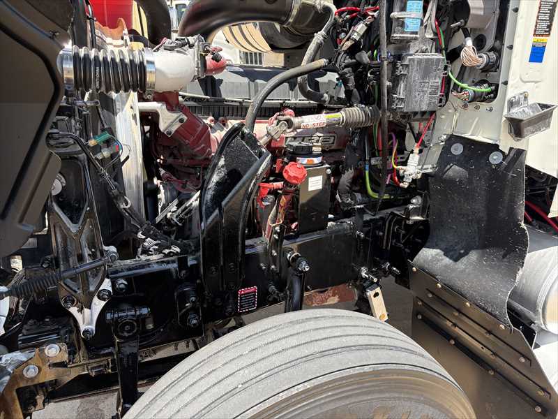 2020 Mack Pinnacle - image 9