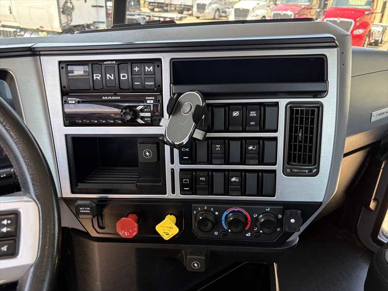 2020 Mack  PI64T