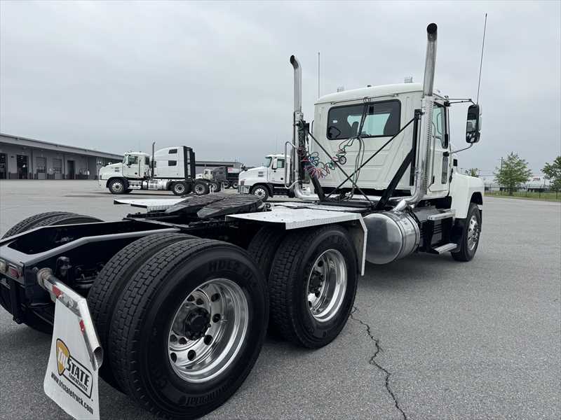 2022 Mack Pinnacle in Little Rock, AR — photo 4