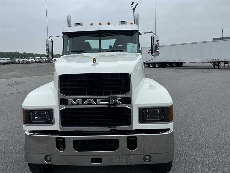 2022 Mack Pinnacle in Little Rock, AR — photo 9
