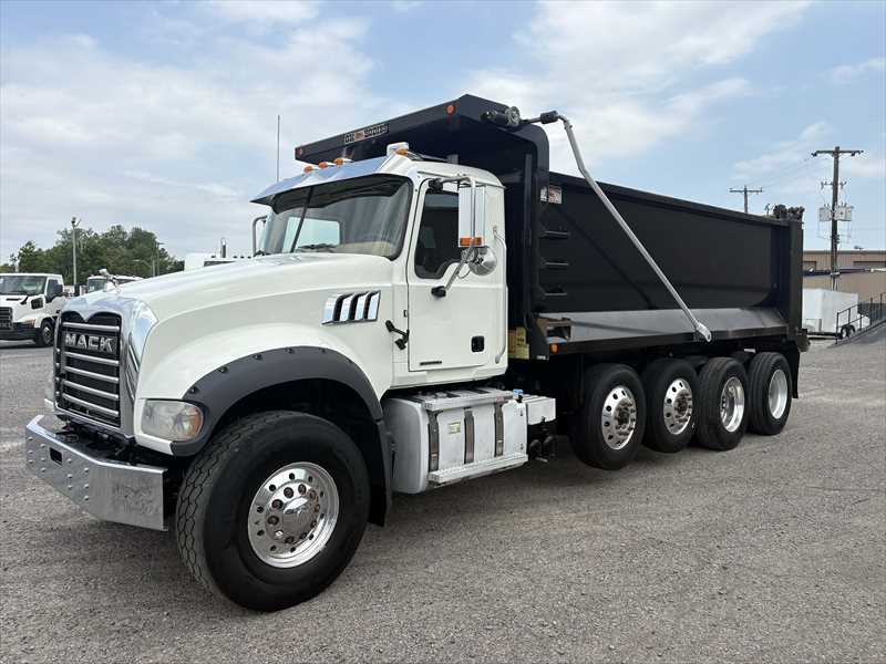 2022 Mack  GR64F