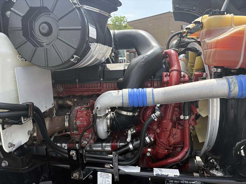 2022 Mack  GR64F