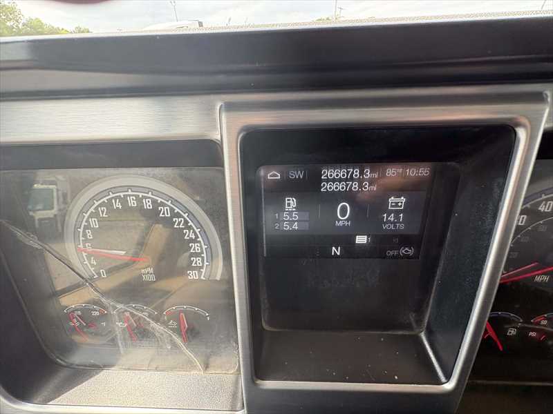 2022 Mack  GR64F