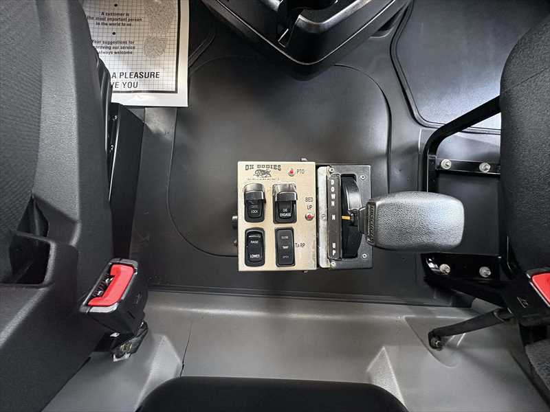 2022 Mack  GR64F