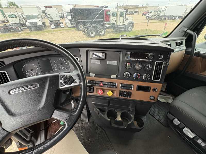 2024 Freightliner Cascadia in Jackson, MS — photo 4