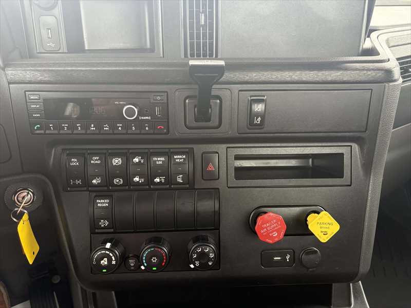 2024 International  LT625