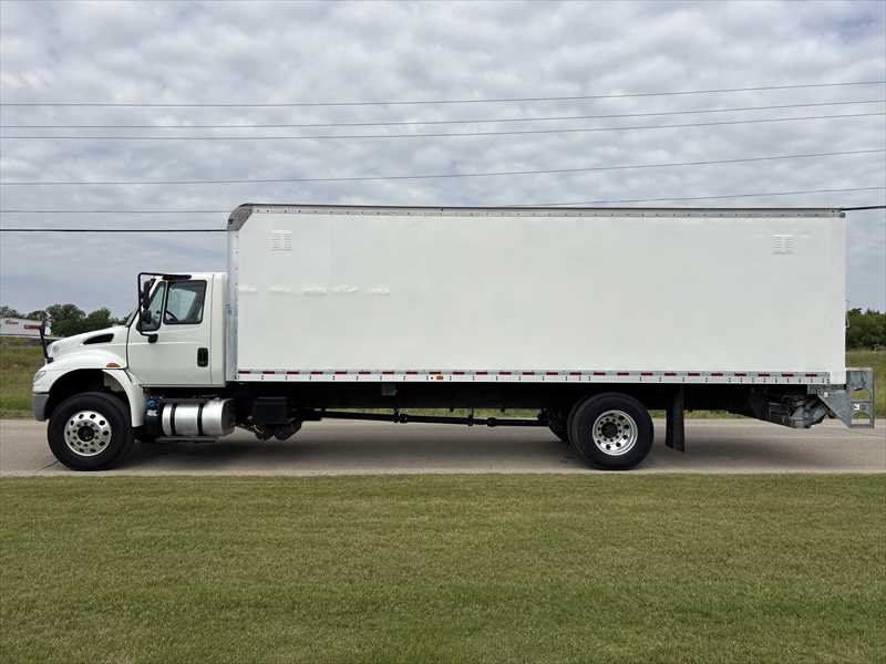 2017 International 4300 in Memphis, TN — photo 2