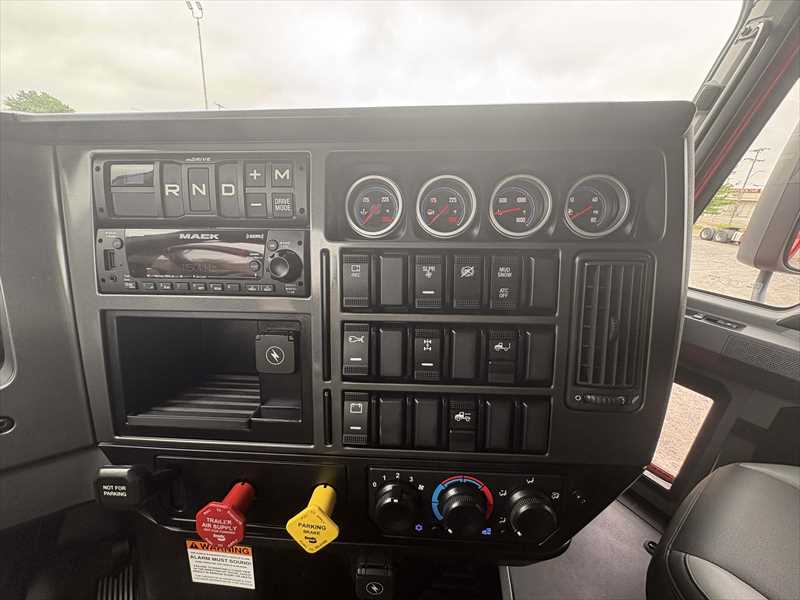 2024 Mack  AN64T