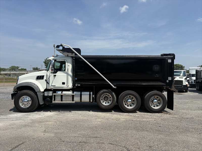 2024 Mack Granite in Memphis, TN — photo 2