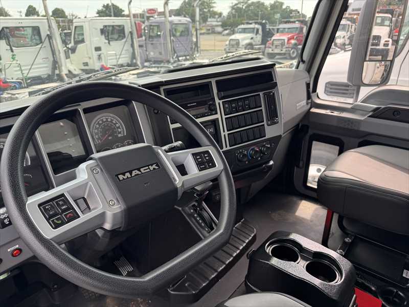 2026 Mack  MD642