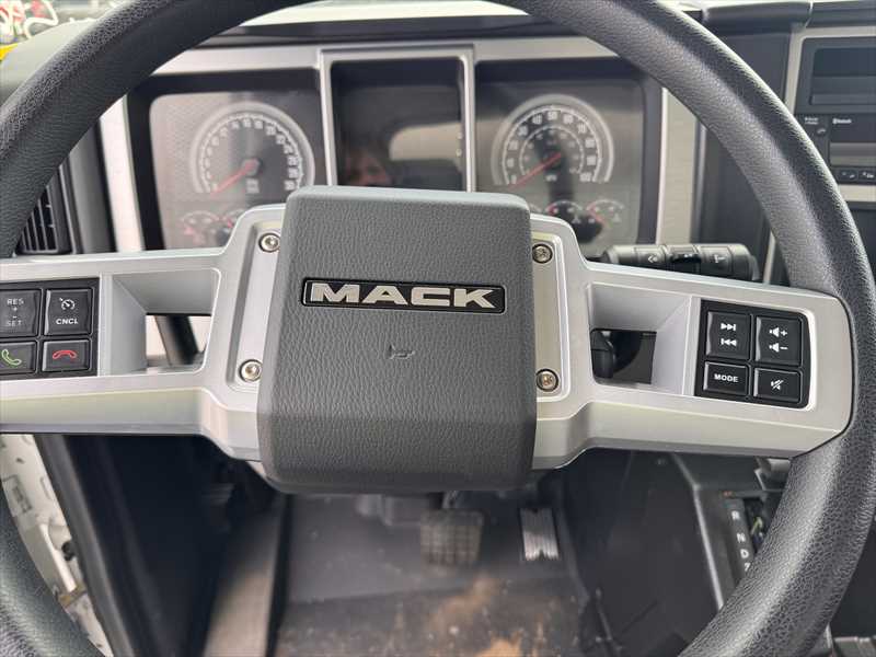 2026 Mack  MD642