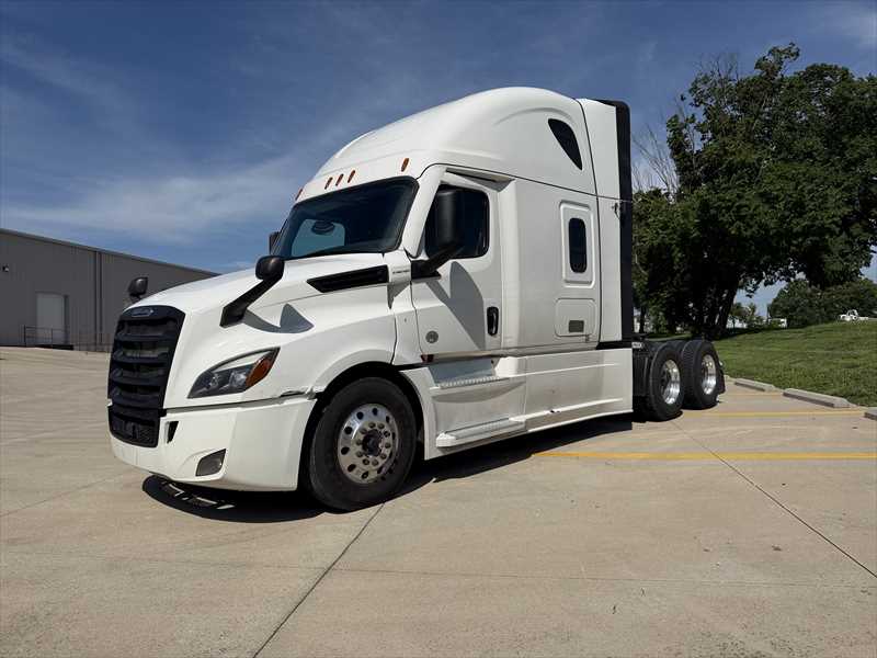2023 Freightliner  Cascadia