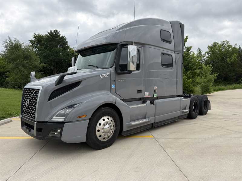 2023 Volvo  VNL64T860
