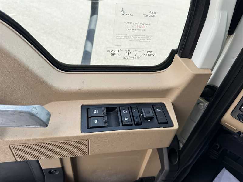 2023 Mack  AN64T