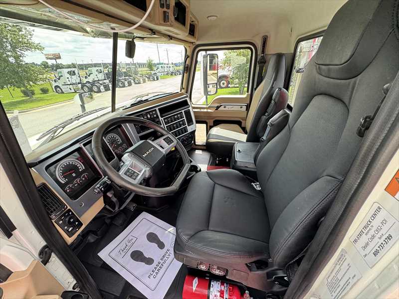 2023 Mack  AN64T