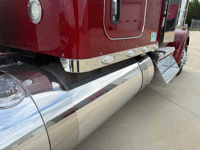 2023 Kenworth W900 in Springfield, MO — photo 7