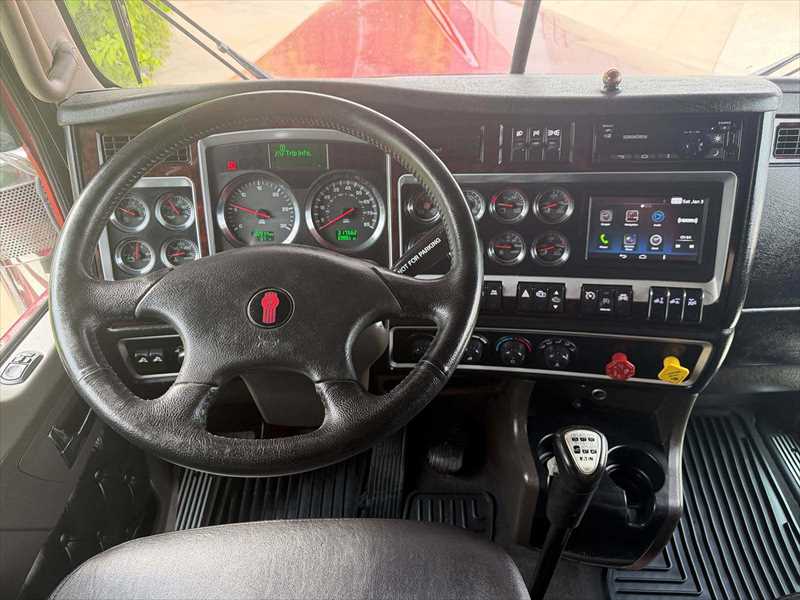 2023 Kenworth  W900L