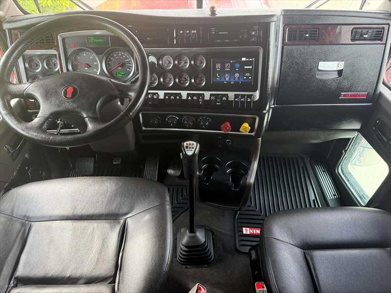 2023 Kenworth  W900L