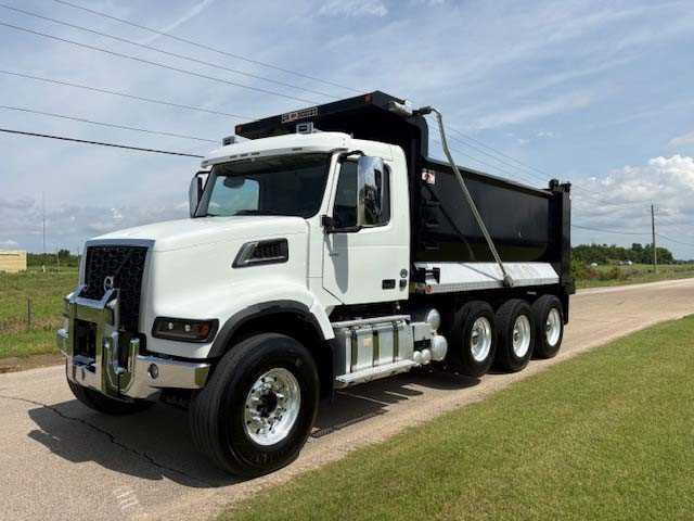 2025 Volvo  VHD84F300