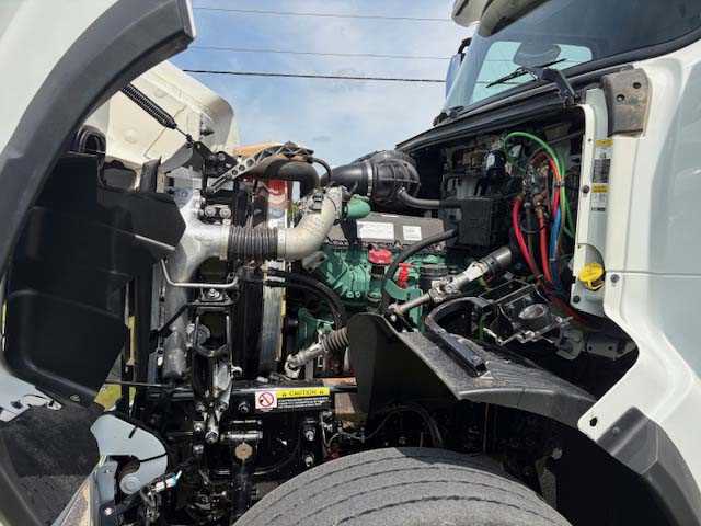 2025 Volvo  VHD84F300
