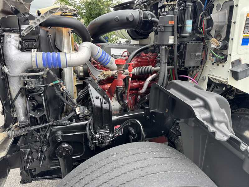 2020 Mack  GR64F