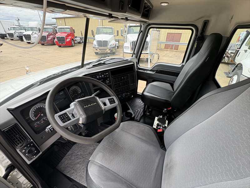 2019 Mack Granite in Jackson, MS — photo 5