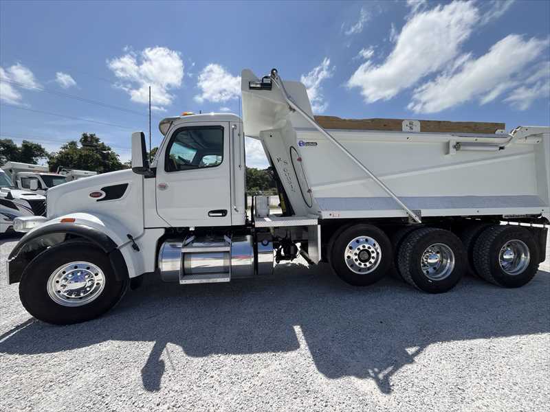 2025 Peterbilt  567
