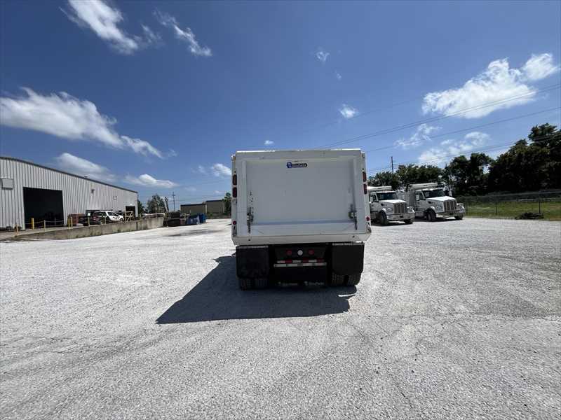2025 Peterbilt  567